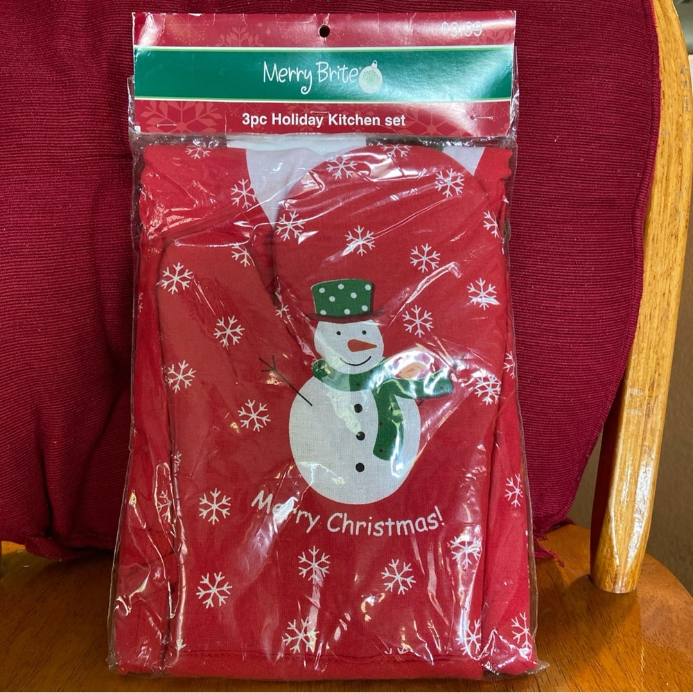 Merry Brite 3 Pc Holiday Kitchen Set Apron Oven Mit And Hot Pad - Great Gift